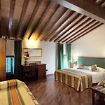 Cariola 4*