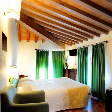 Cariola 4*